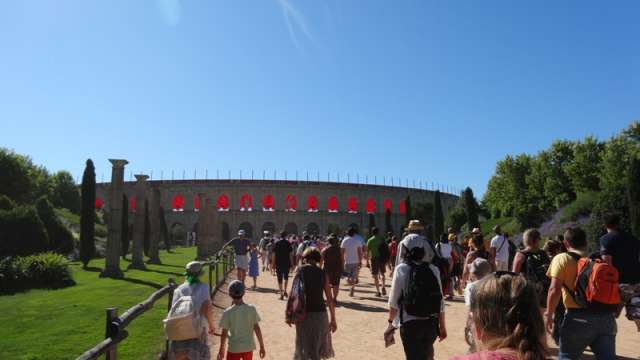 Le stadium Gallo Romain sert de décor au Signe du Triomphe au Puy du Fou